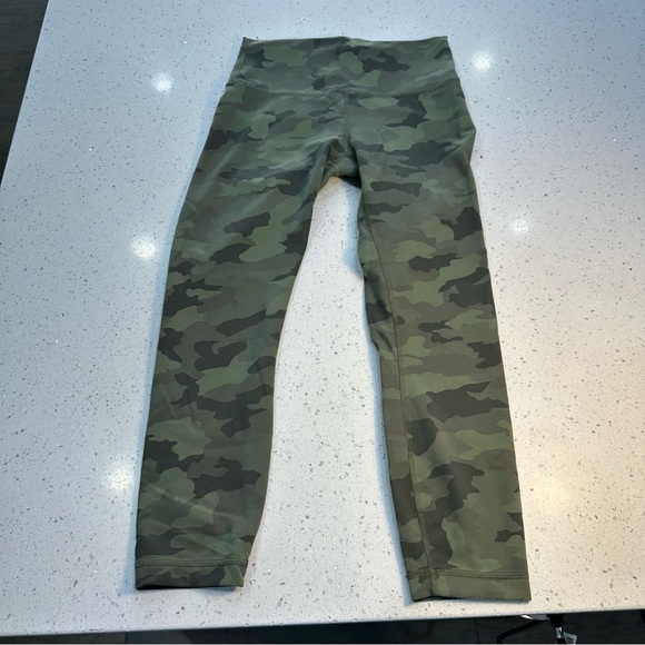 Lululemon Wunder Train High-Rise Crop 23” Heritage 365 Camo Green Size 8 - Picture 1 of 7